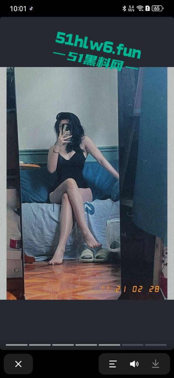 抖音极品网红【丫头】高挑身材长腿尤物，在陕西做台球助教用色相欺骗瓜友，骗钱后直接消失渣女一枚实锤。-7