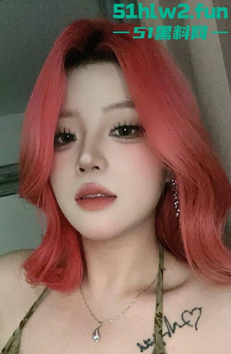 抖音高颜值少女【小律鸡爪大王ovo】游戏陪玩变陪裸聊只要钱到位，没有什么是不可能的。-8