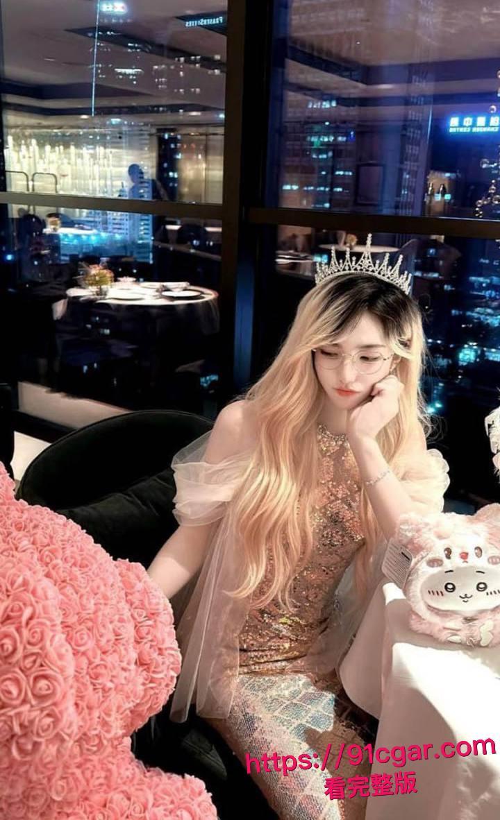 广州超高颜值TS伪娘语柔最新付费VIP福利 阿黑颜自慰边撸边捅双重刺激 性器交合画面视觉冲击爆表！-8