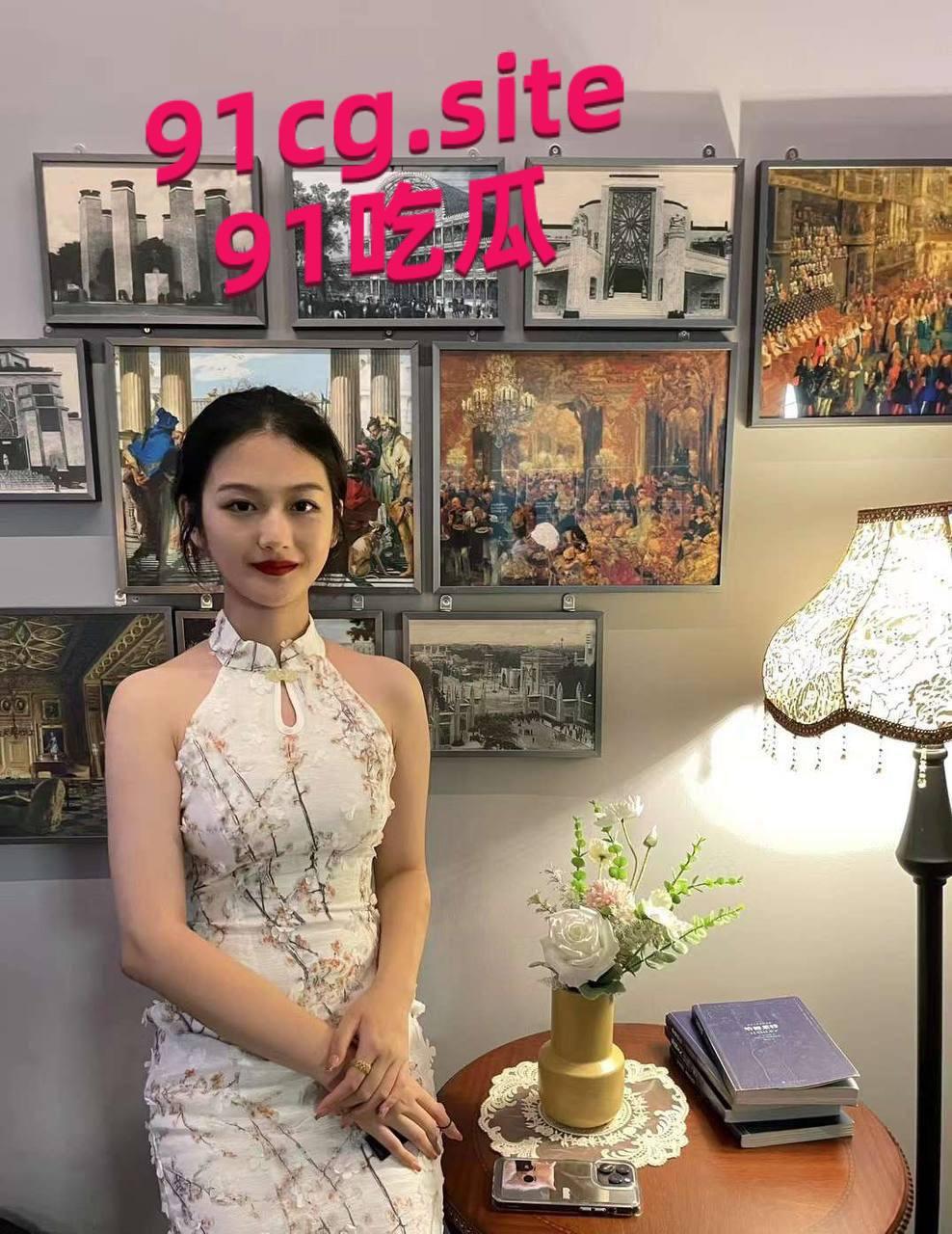 上海艺术学校大二学生 私拍惨遭男友泄密绝对的美人胚子明星级别的颜值-4