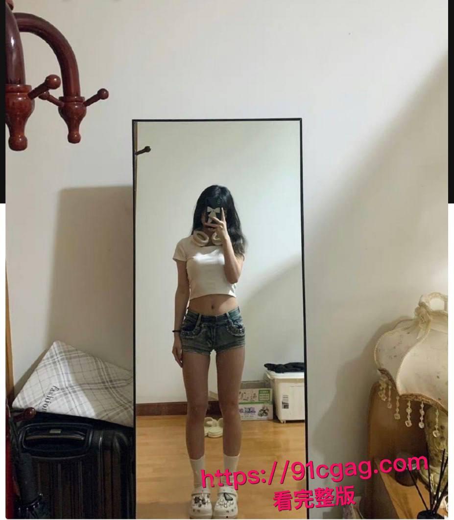 云南大学研究生 刘明明 沉溺SM性爱 打屁股接烟灰 被富二代操到嫩逼红肿羞辱高潮！-9