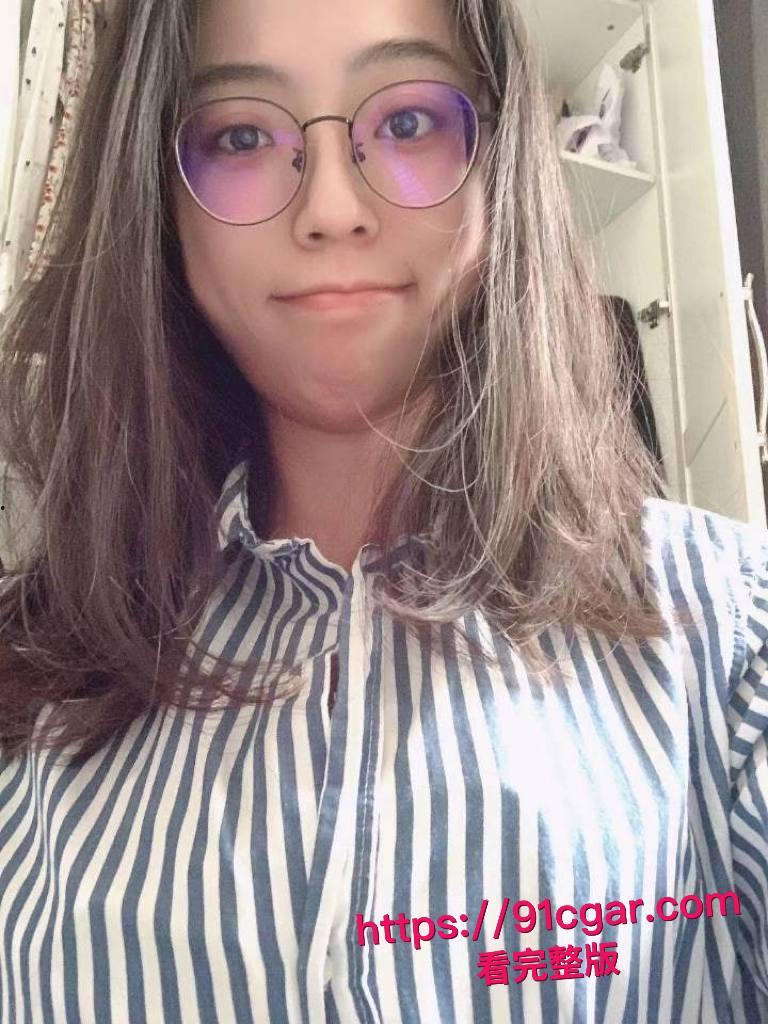 乱伦大神爱穿丝袜的骚妈 后爹在楼下麻将 妈妈在楼上被我插大肥屁股 极度刺激爽啊-1