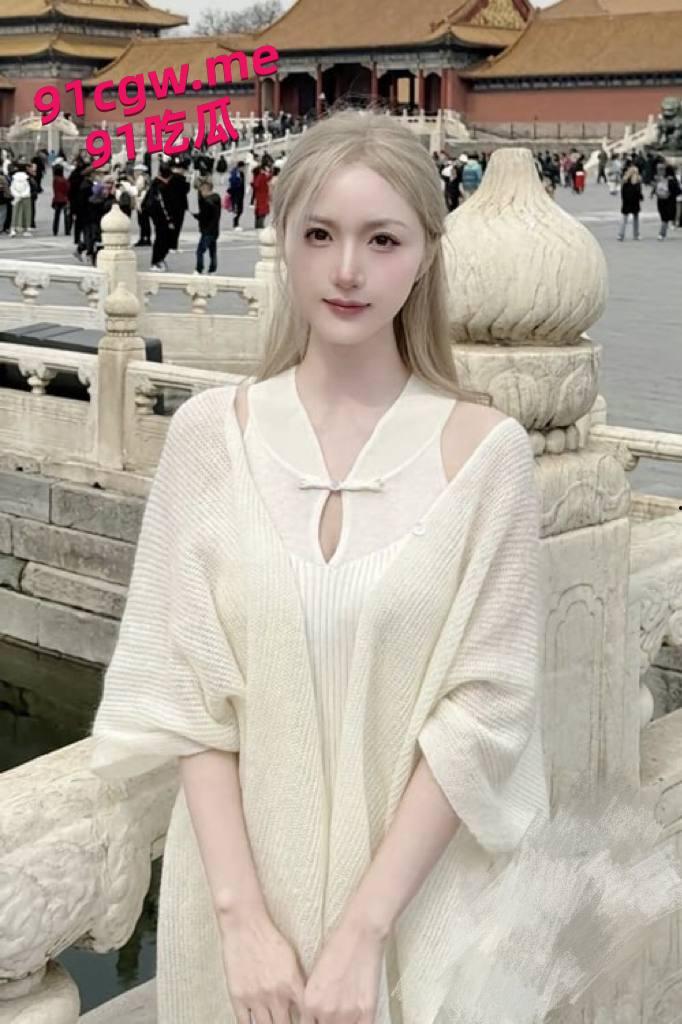 抖音火爆全网的网红女神焕儿，如今以90210的新名字再次归来！还记得之前她的个人视频被前男友泄露出去-5