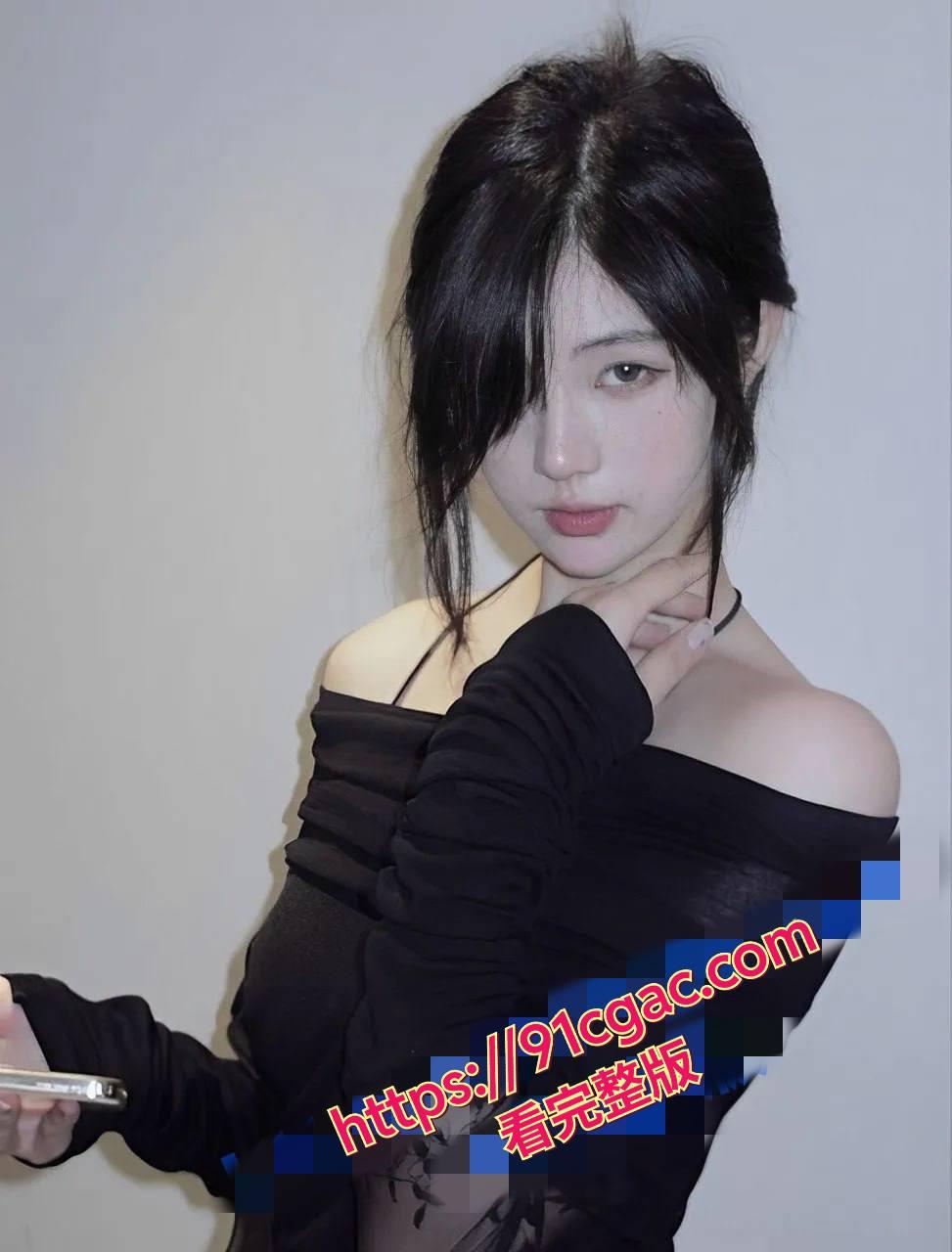 女大学生和男友校外同居 情侣私拍泄密 除了操逼还是操逼-3