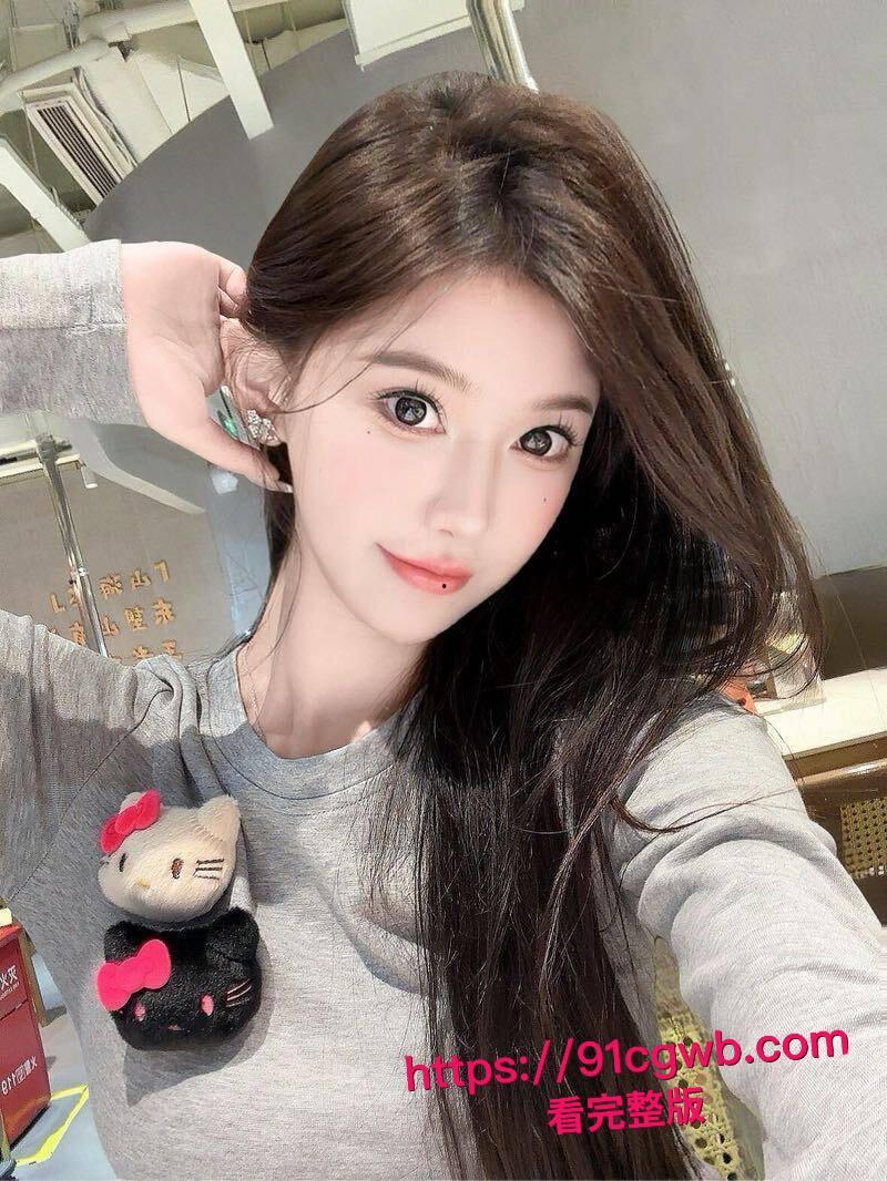 反差婊母狗女友口活乳交双杀！沙发上张腿漏鸡吧，全程伺候射到停不下来，精液喷满！-6