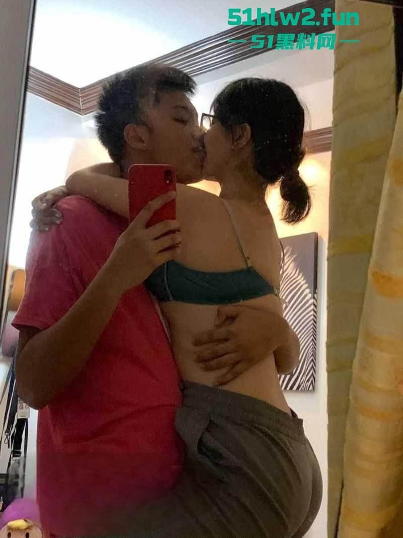 极品大奶妹与丑挫男友激情口交做爱视频流出，大奶女菩萨在线“哺乳”超带劲！-3