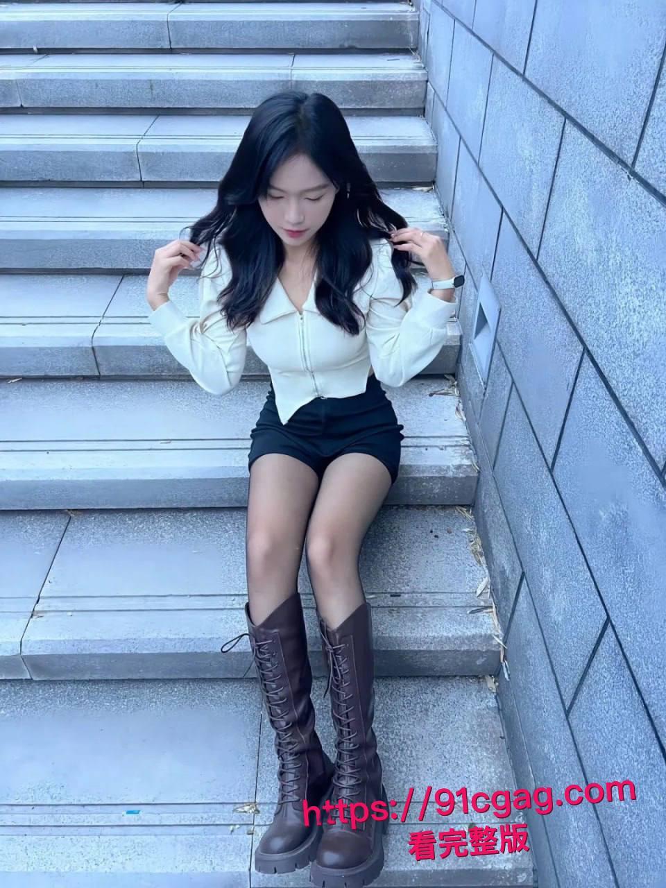 深圳龙岗区【陈泽欣】背着男友跟男闺蜜去喝酒 酒过三巡后被带到酒店爆操 3P 男闺蜜吃伟哥直接把骚逼干哭-9