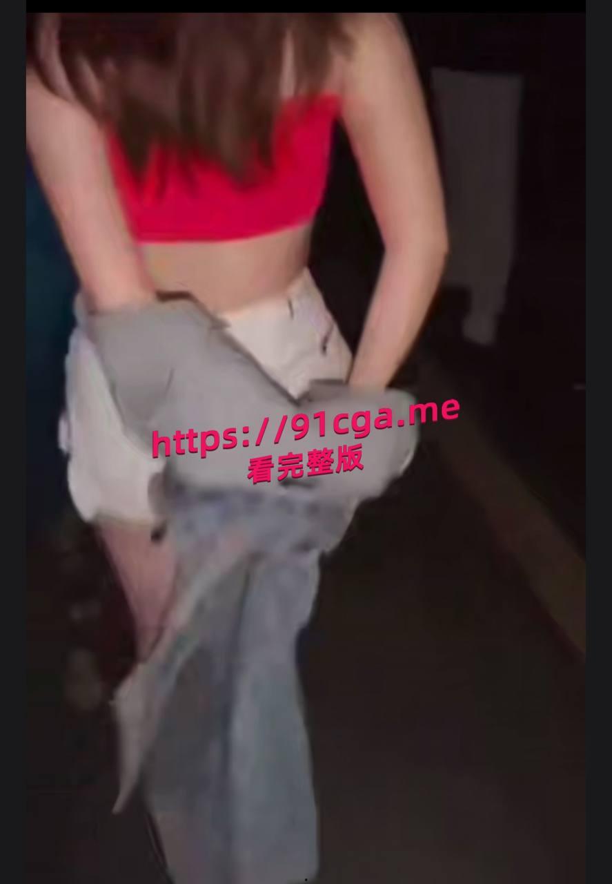 约炮夜店里的骚鸡是什么体验？鸡巴插进会全自动转圈 必须站起来蹬-4